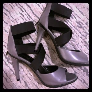 Brand New Kenneth Cole Reaction Heels. Open Toe.